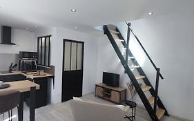 Studio neuf situé au cœur d'un bourg paisible